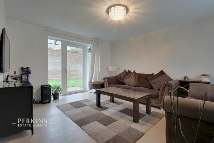 3 Bedroom Detached House To Rent In Moyne Place, London, NW10