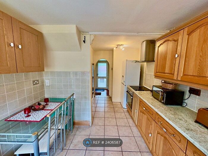 4 Bedroom Terraced House To Rent In Near City Airport, London, E16