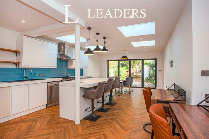 3 Bedroom Semi-Detached House To Rent In Shelford Road, Trumpington, CB2