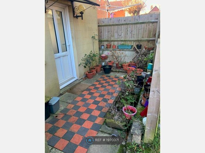 1 Bedroom Maisonette To Rent In Woodlands Road, Redhill, RH1