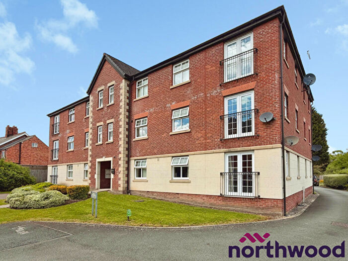 2 Bedroom Flat To Rent In Kings Court, Middlewich, CW10