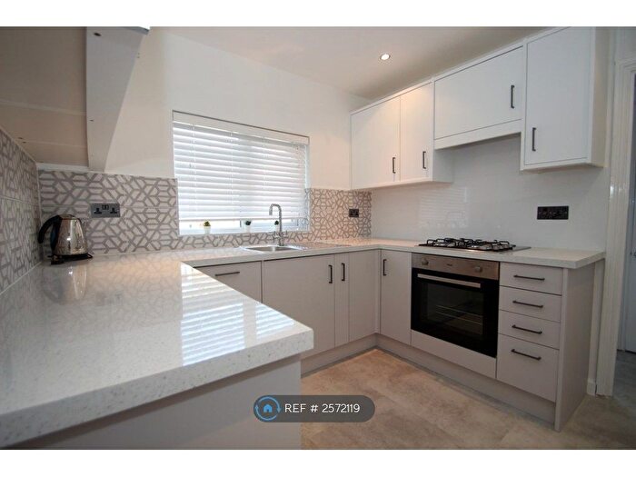1 Bedroom Flat To Rent In Woodstock Grove, London, W12
