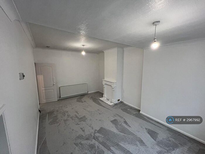 2 Bedroom Bungalow To Rent In Bryant Road, Kettering, NN15