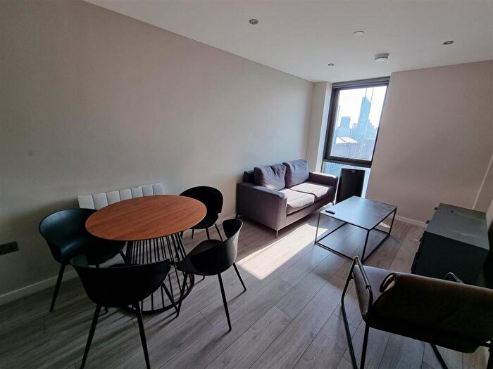 2 Bedroom Apartment To Rent In Jesse Hartley Way, Liverpool, L3