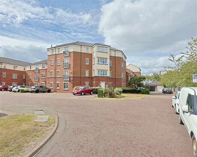 2 Bedroom Flat To Rent In Renforth Close, St James Village, Gateshead, NE8