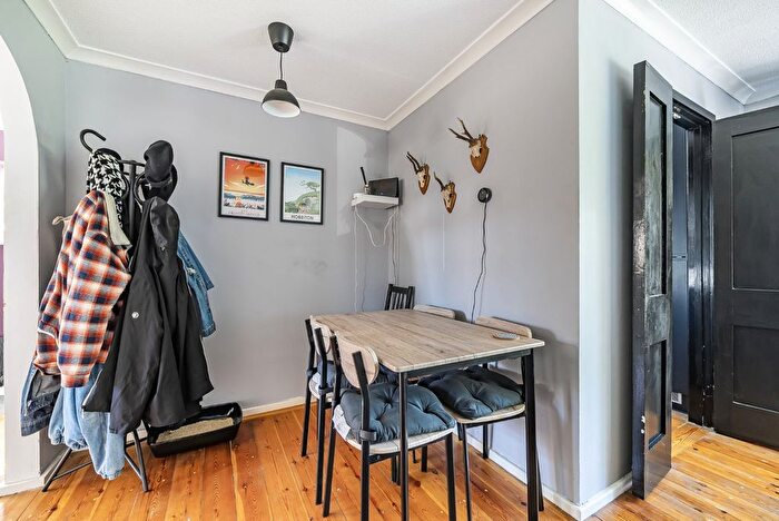 2 Bedroom Flat For Sale In Eagles, Faringdon, Oxfordshire, SN7