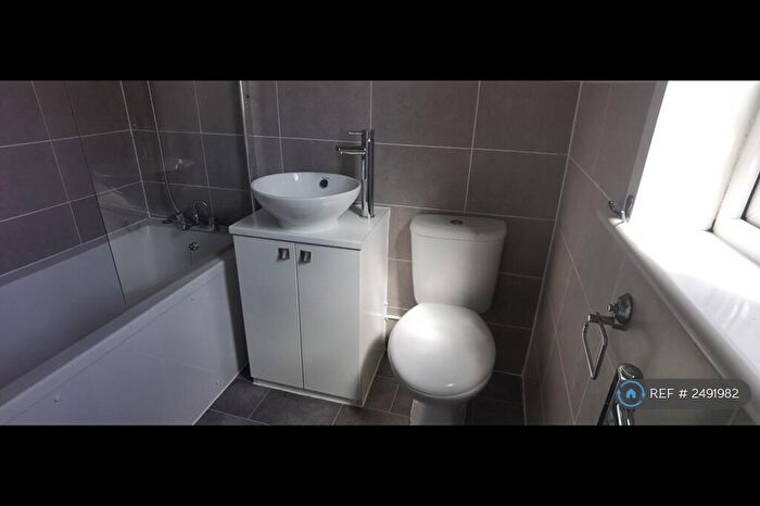 2 Bedroom End Of Terrace House To Rent In Glencairn Street, Camelon, Falkirk, FK1