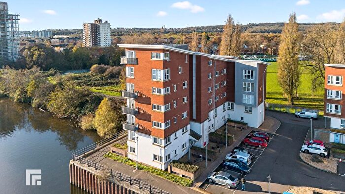 2 Bedroom Flat For Sale In Jim Driscoll Way, Cardiff, CF11