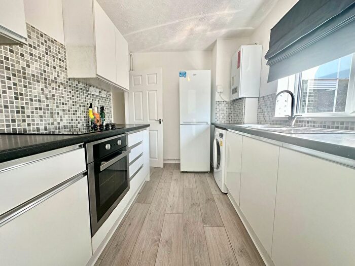 2 Bedroom Flat To Rent In Byron Road, Southampton, SO19