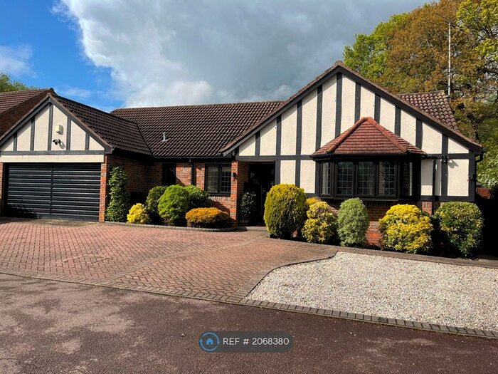 4 Bedroom Bungalow To Rent In Brentwood, Brentwood, CM13