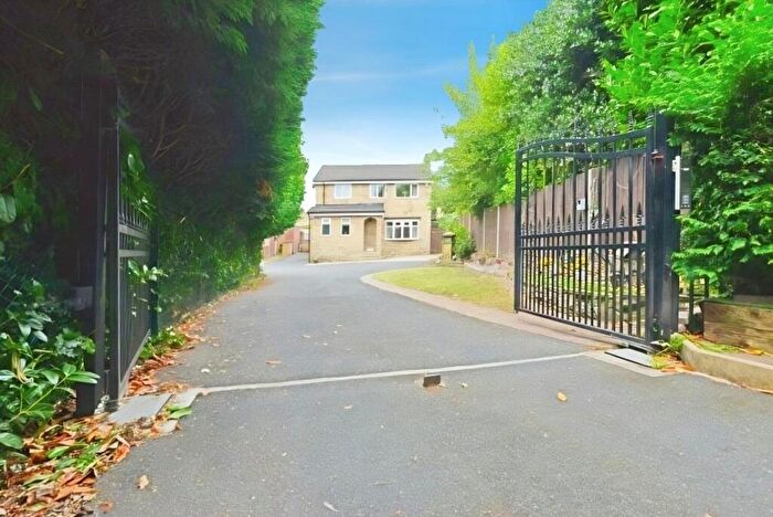 5 Bedroom Detached House For Sale In Park Road, Eccleshill, Bradford, BD10