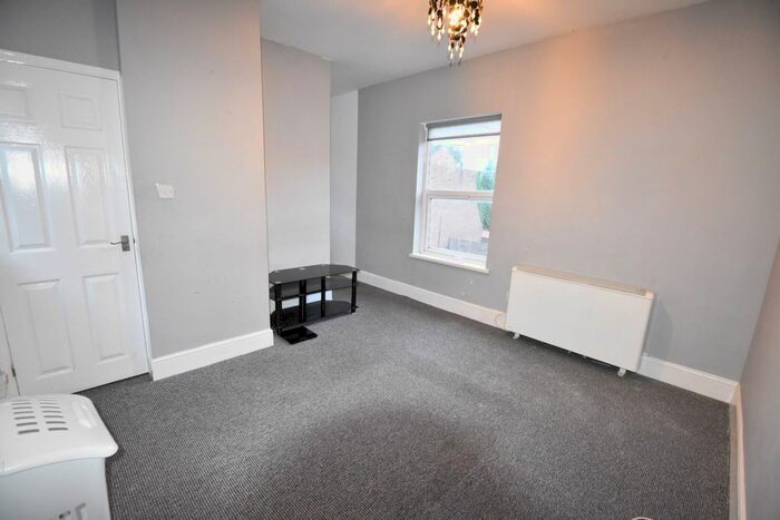 2 Bedroom Flat To Rent In Ashburnham Road, Luton, LU1