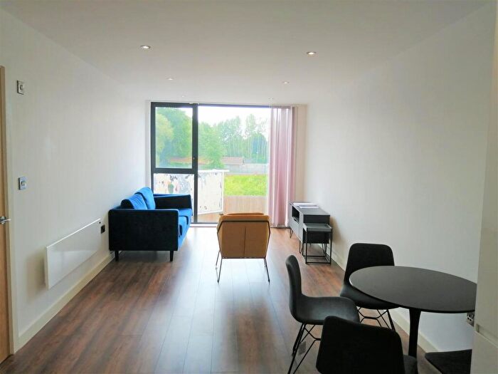2 Bedroom Apartment To Rent In Crossbank, Salford, M7