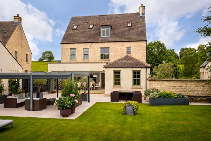 5 Bedroom Detached House For Sale In Bradley Drive, Northleach, Cheltenham, GL54