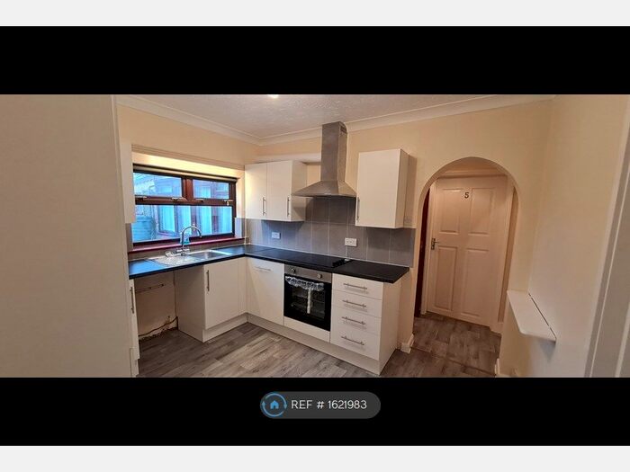 4 Bedroom Semi-Detached House To Rent In Pius Drove, Upwell, Wisbech, PE14