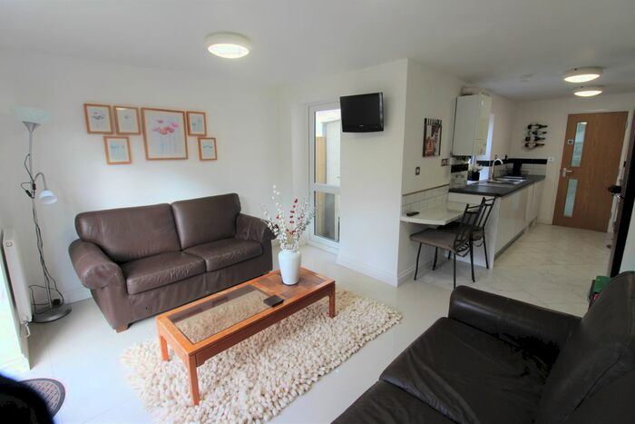 5 Bedroom Property To Rent In May Street, Cathays, Cardiff CF24