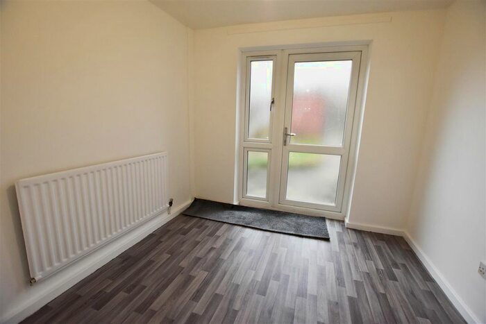 3 Bedroom Terraced House To Rent In Redwood Walk, Leicester, LE5