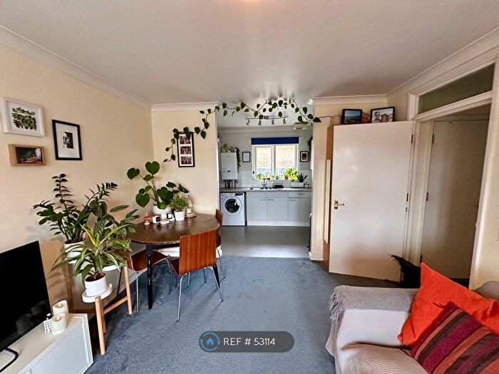 1 Bedroom Flat To Rent In Shepherds Bush, London, W12