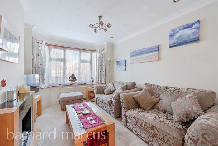 3 Bedroom Semi-Detached House For Sale In Knighton Road, Redhill, RH1