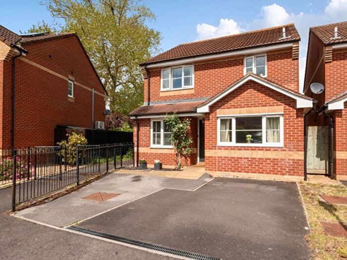 3 Bedroom Detached House For Sale In Drum Avenue, Glastonbury, BA6