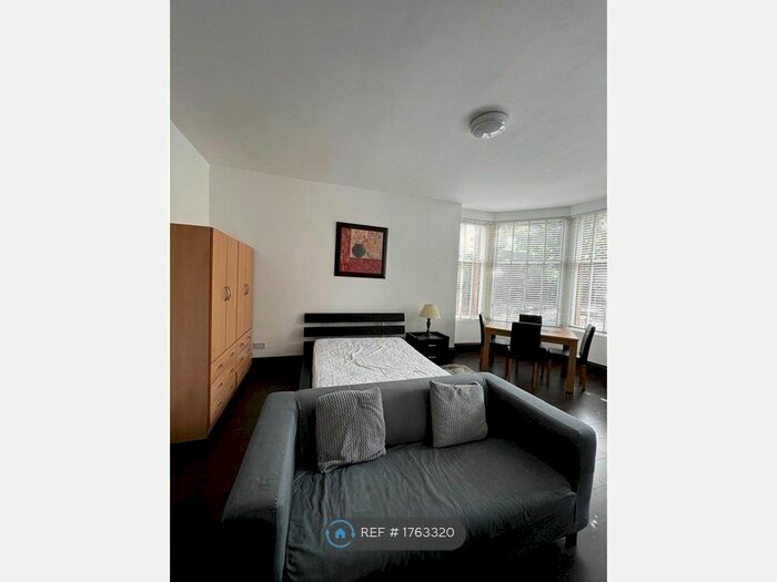 Studio To Rent In Paisley Road West, Glasgow, G51