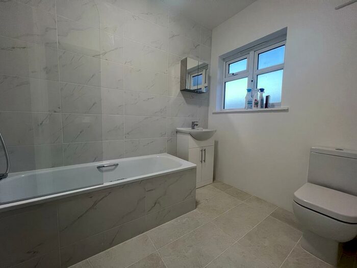 3 Bedroom Apartment To Rent In Pitsea High Road, Basildon, SS13