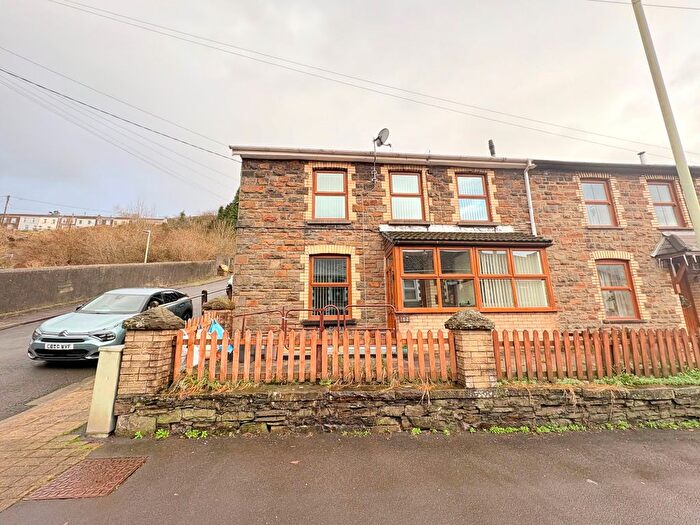 3 Bedroom End Of Terrace House For Sale In Oxford Street, Pontycymer, Bridgend, CF32