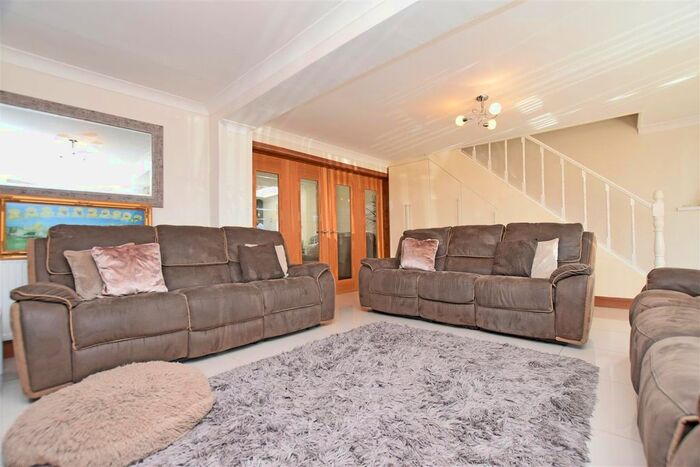4 Bedroom Semi-Detached House To Rent In Grove Crescent, Feltham, TW13