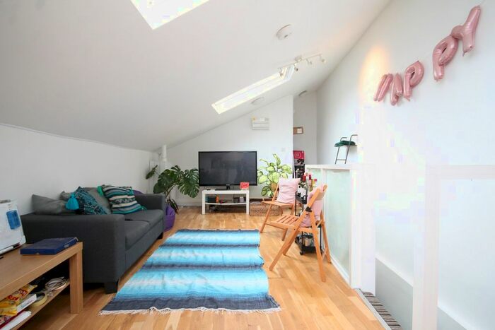 2 Bedroom Flat To Rent In Beresford Road, Wood Green, N8