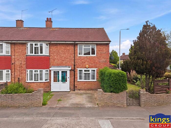 2 Bedroom Maisonette For Sale In Lawrence Avenue, London, E17