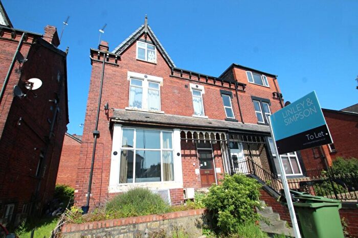 1 Bedroom Flat To Rent In Harehills Lane, Leeds, West Yorkshire, LS8