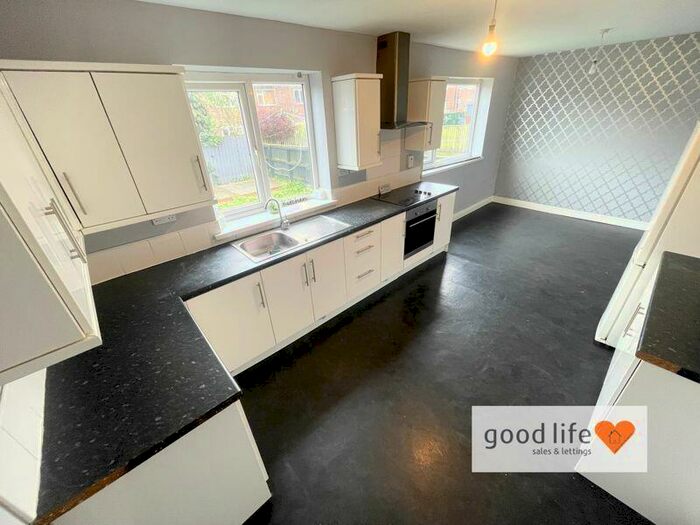 3 Bedroom Semi-Detached House To Rent In Palmstead Road, Pennywell, Sunderland, SR4