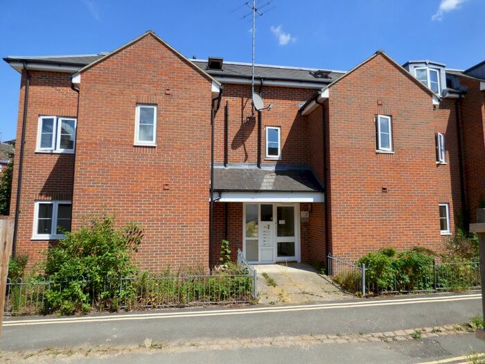 2 Bedroom Flat To Rent In Curtis Street, Swindon, SN1