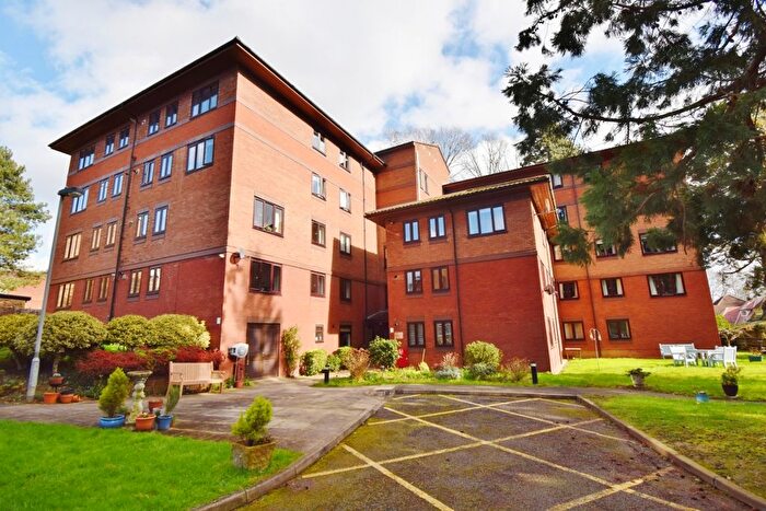 2 Bedroom Flat For Sale In Windsor Court, Westbury Lodge Close, Pinner, HA5