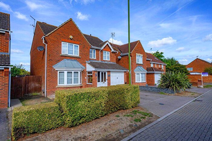 4 Bedroom Detached House For Sale In Cornflower Way, Hatfield, AL10