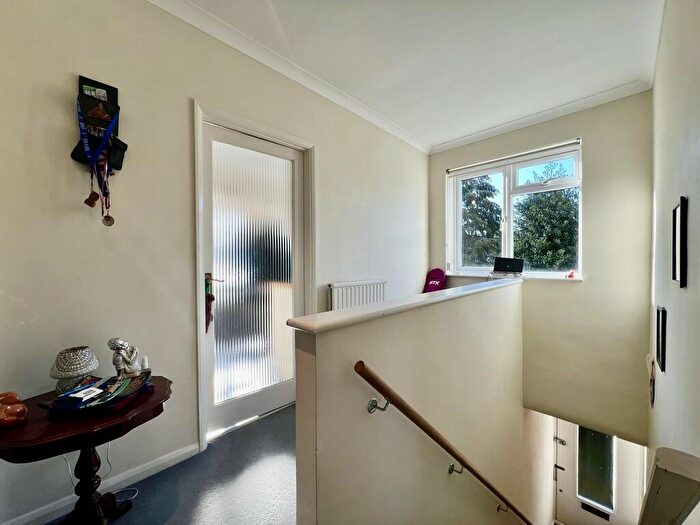 2 Bedroom Apartment To Rent In Eastbury Avenue, Northwood, HA6