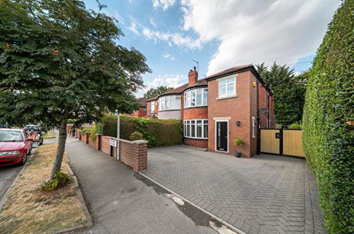 3 Bedroom Semi-Detached House For Sale In West Park Drive West, Roundhay, Leeds, LS8