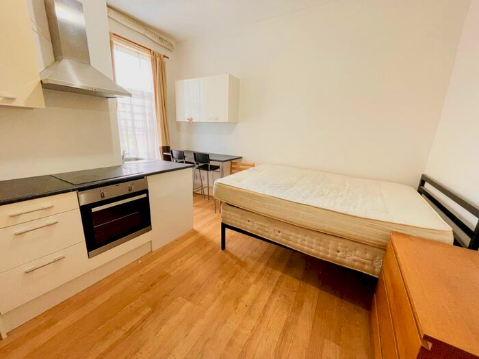 Studio To Rent In Norwich Road, E7