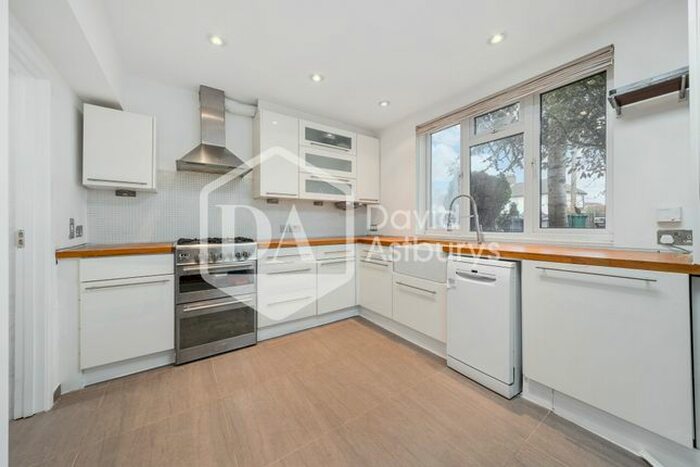 3 Bedroom Terraced House To Rent In Edenbridge Road, Enfield EN1