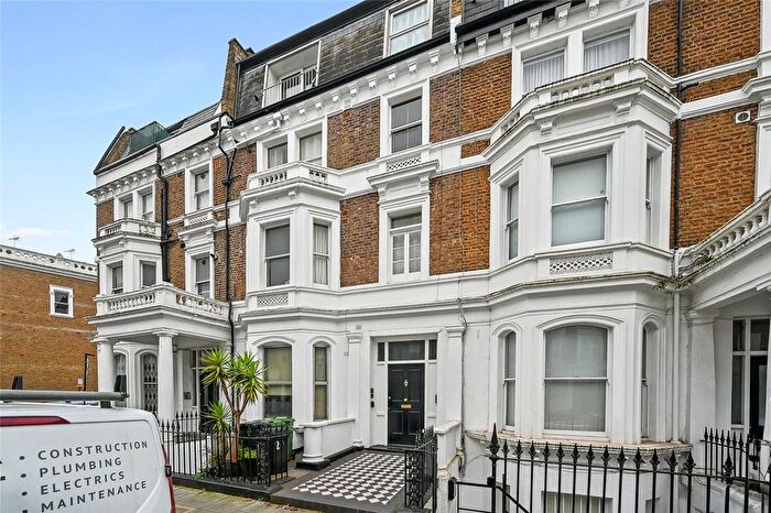 1 Bedroom Flat To Rent In Sinclair Gardens, Brook Green, London, W14