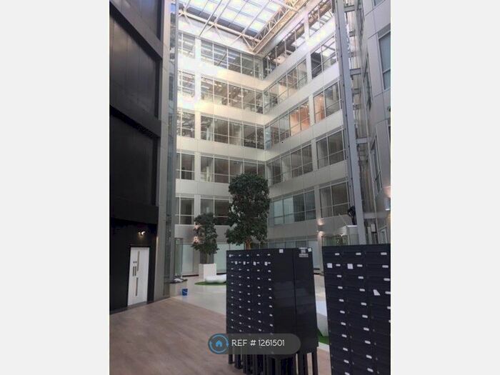 Studio To Rent In Trinity Square, Hounslow TW3