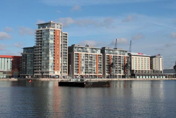 2 Bedroom Flat To Rent In Western Gateway, London, E16