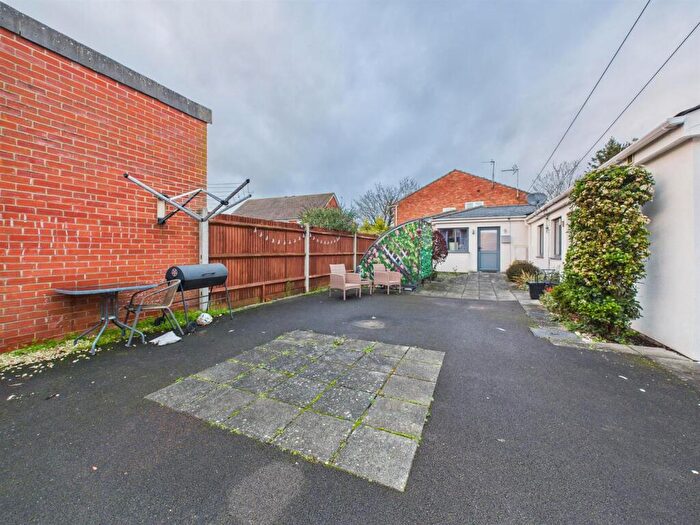 1 Bedroom Maisonette For Sale In School Road, Tilehurst, Reading, RG31