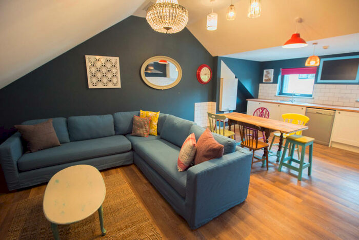 6 Bedroom Apartment To Rent In Apartment, Mary Morris House, Shire Oak Road, LS6