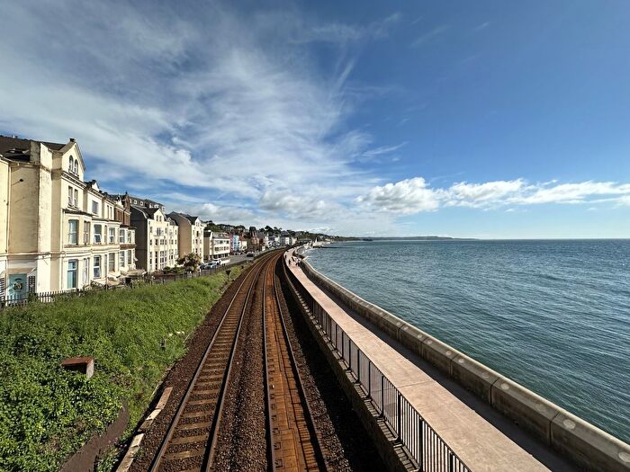 2 Bedroom Flat To Rent In Great Cliff, Dawlish, EX7