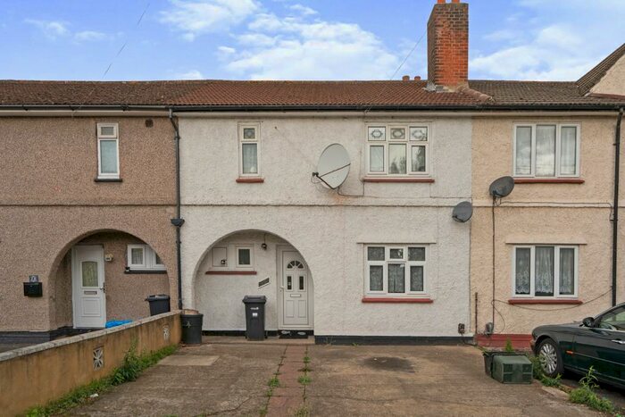 3 Bedroom Terraced House To Rent In Raymond Road, IG2