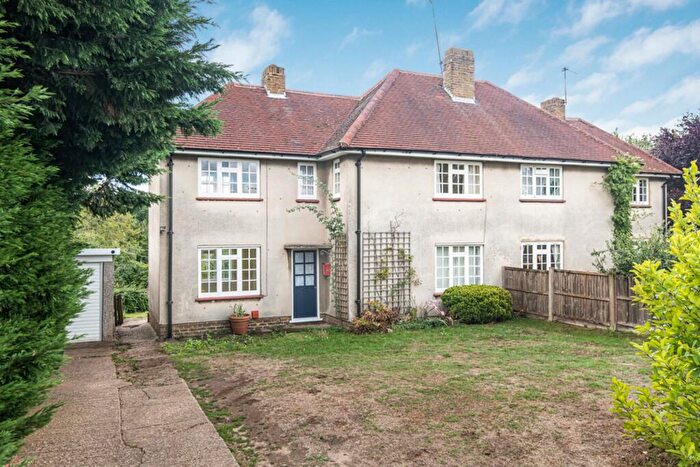 3 Bedroom Semi-Detached House For Sale In High Road, Waterford, SG14