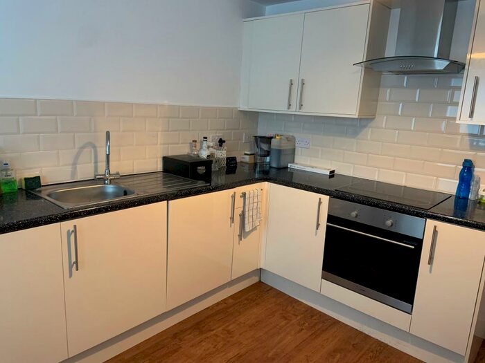 1 Bedroom Apartment To Rent In City Road, Roath, Cardiff, CF24