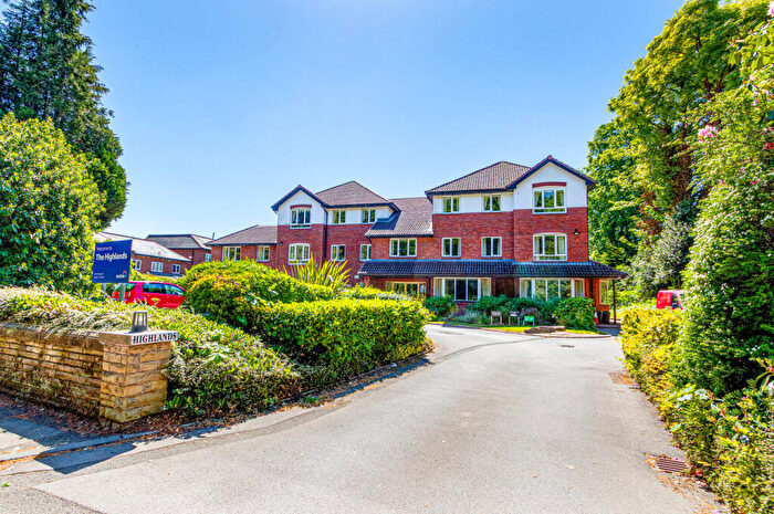 2 Bedroom Apartment For Sale In Edge Lane, Stretford, Manchester, M32