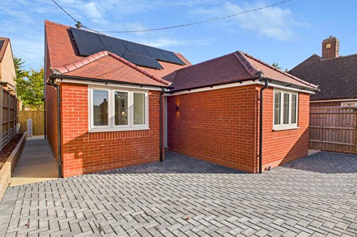 2 Bedroom Bungalow For Sale In Cullum Road, Oxford, OX33